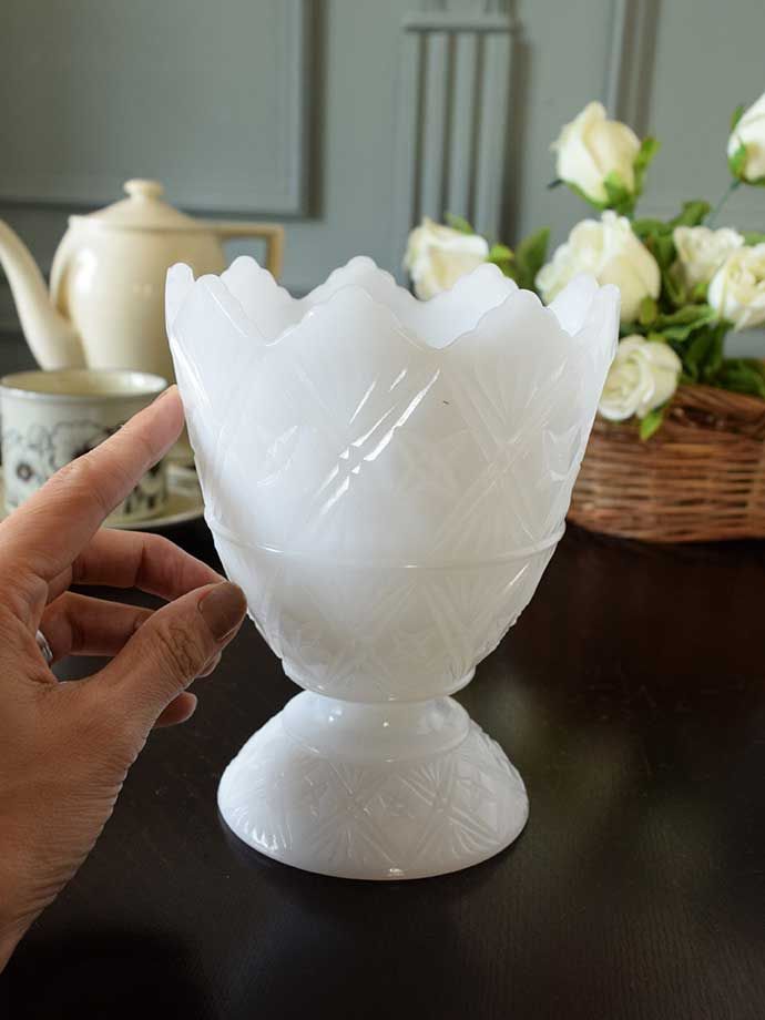 アンティークのフラワーベース