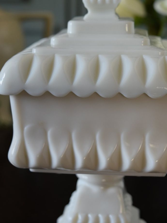 アンティークガラスのフタ付きケース