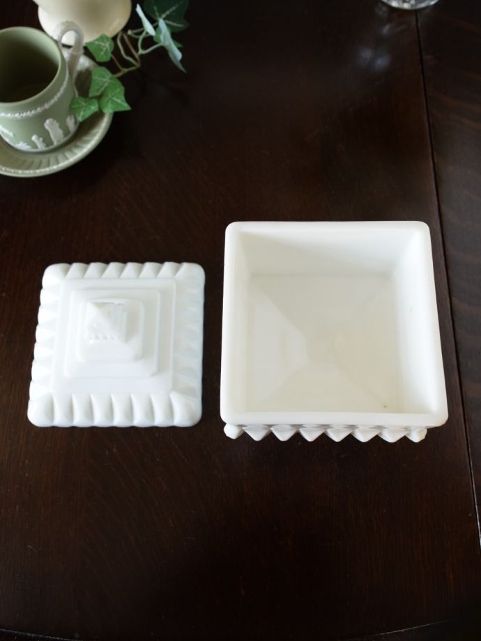 ガラスのアンティーク雑貨