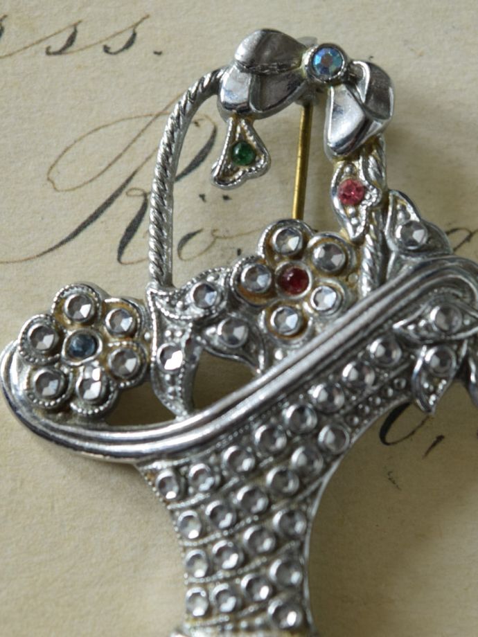 アンティークのブローチ