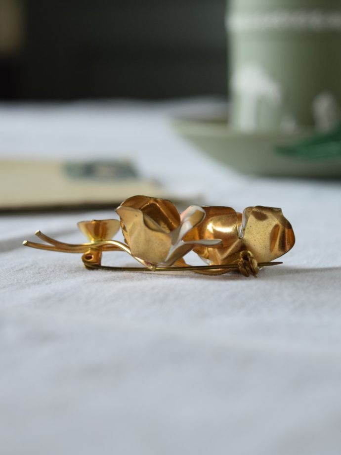 ビンテージのおしゃれなブローチ