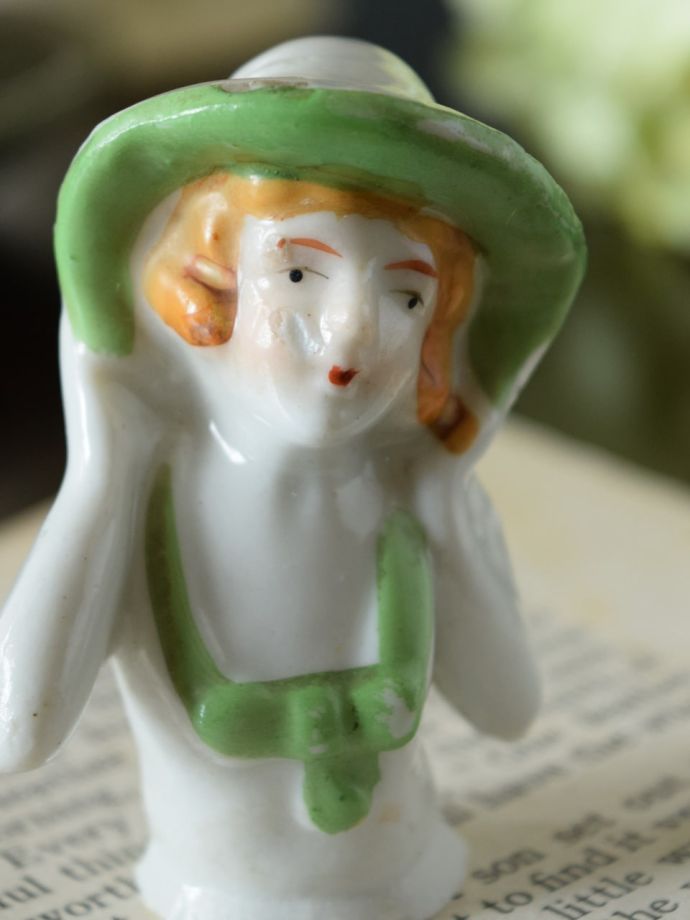 アンティークのハーフドール