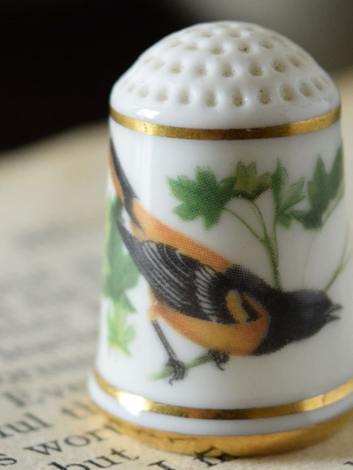 イギリスで見つけたフランクリン・ポーセリンの鳥のアンティーク
