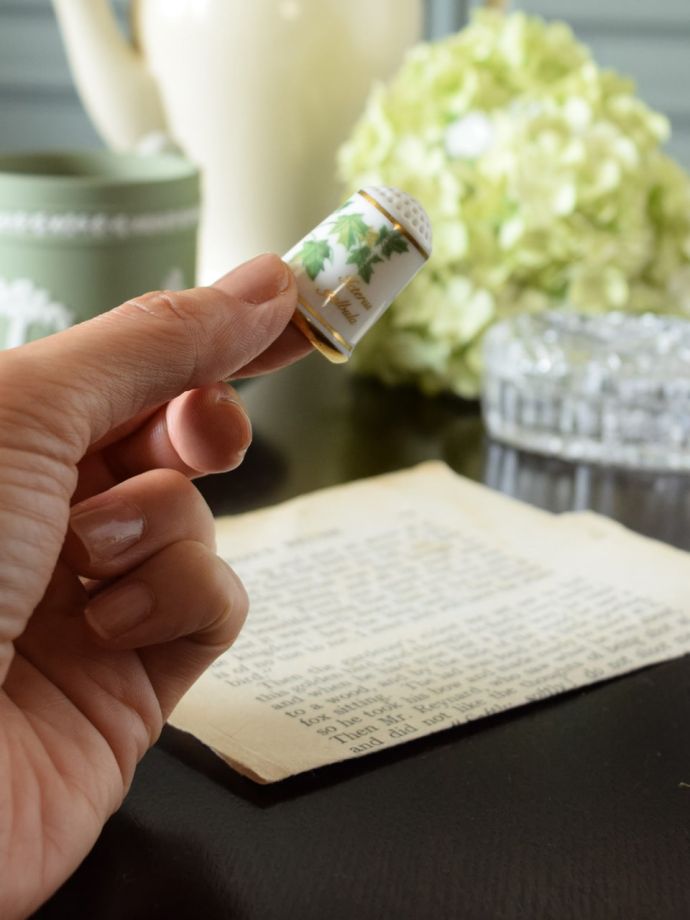 イギリスで見つけたフランクリン・ポーセリンの鳥のアンティーク