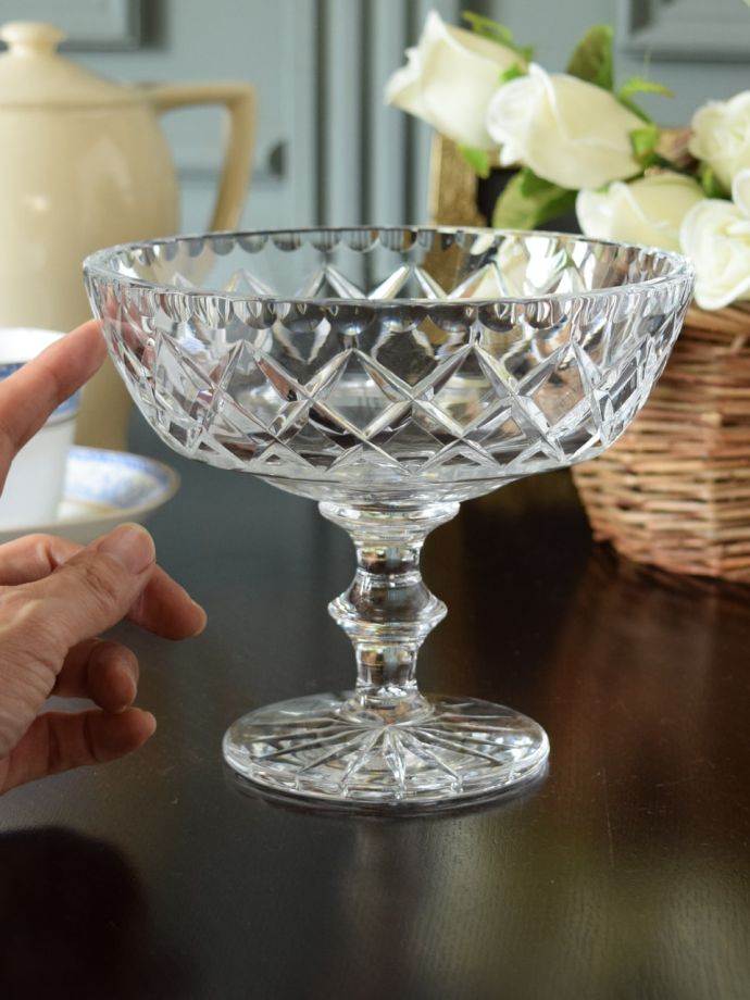 便利に使えるアンティークガラスの食器