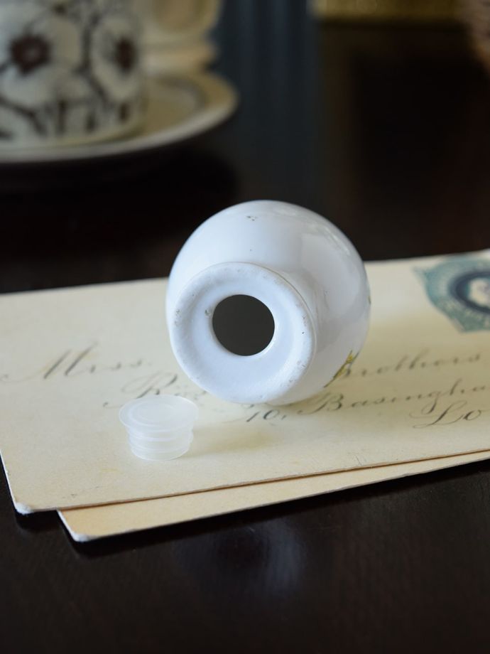 アンティークスパイス入れの底