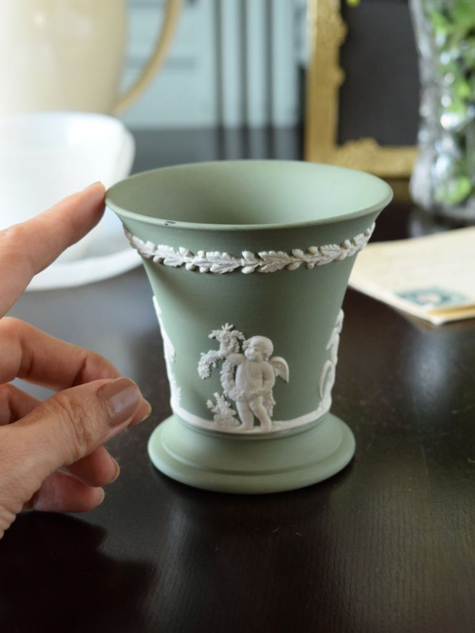 ウェッジウッドのフラワーベース