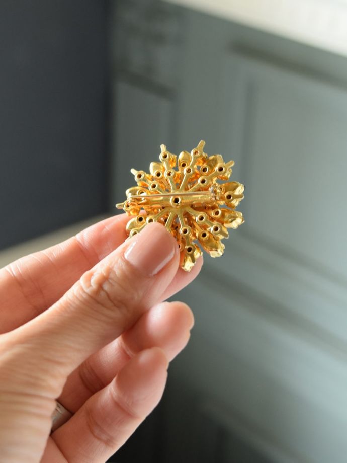 おしゃれなブローチ