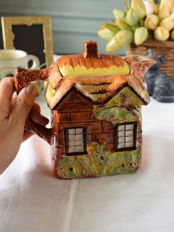 コテージウェアのティーポット