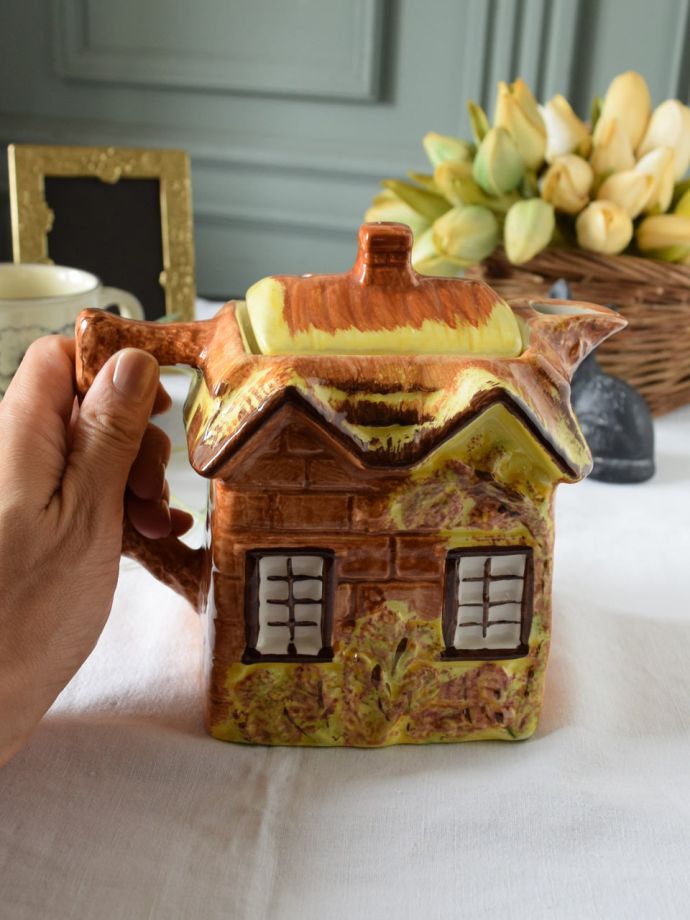 コテージウェアのティーポット