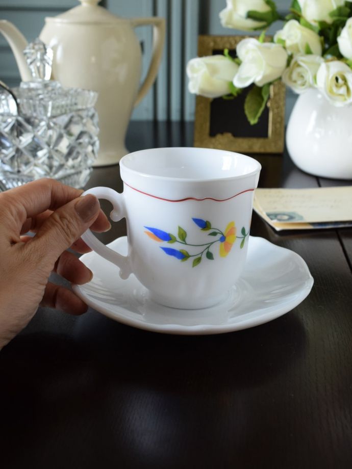 フランスのカップ＆ソーサー