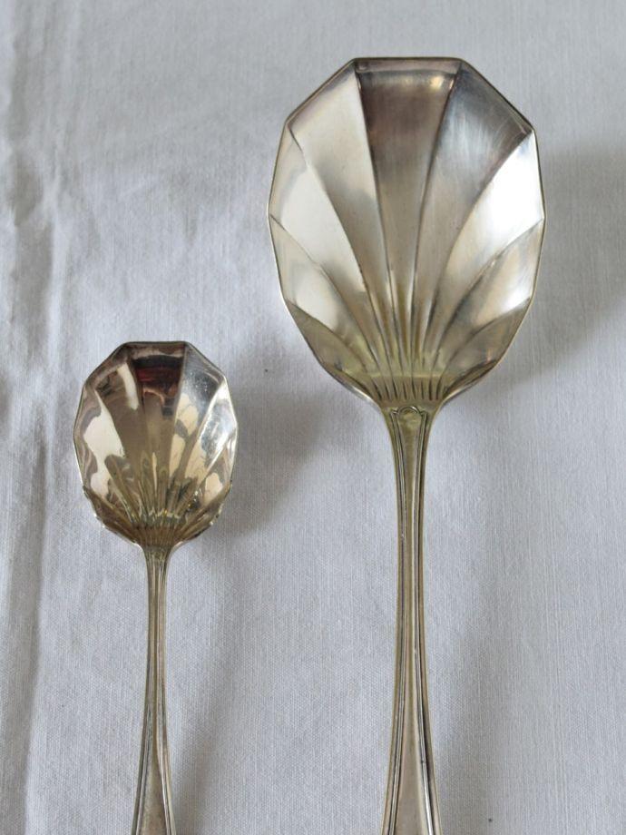 英国製シルバープレートのおしゃれなカトラリーセット、銀のベリー