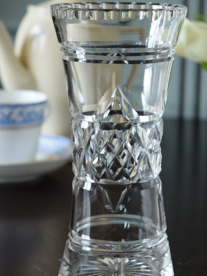 アンティークガラスのフラワーベース