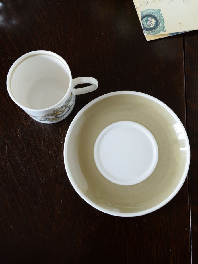 英国アンティークのおしゃれな食器