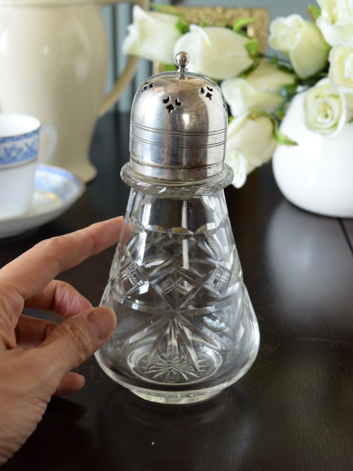 アンティークのガラス食器