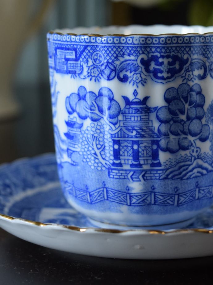 アンティークのカップ&ソーサー