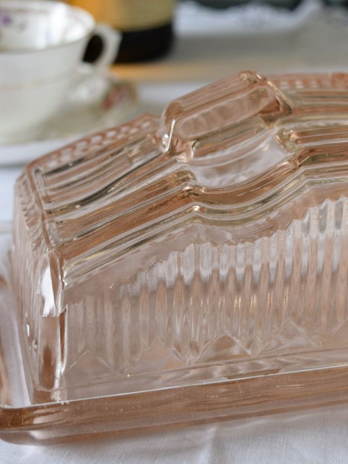 アンティークガラスのバターディッシュ