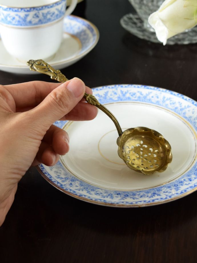 イギリスのおしゃれなカトラリー、アンティークシフタースプーン（粉