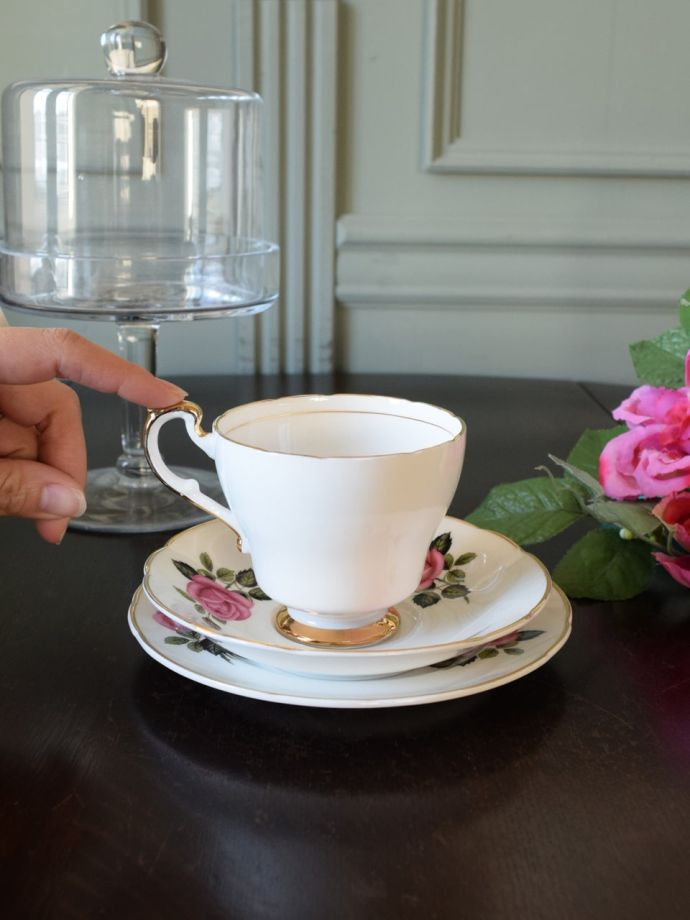 イギリスのカップ＆ソーサー(トリオ)