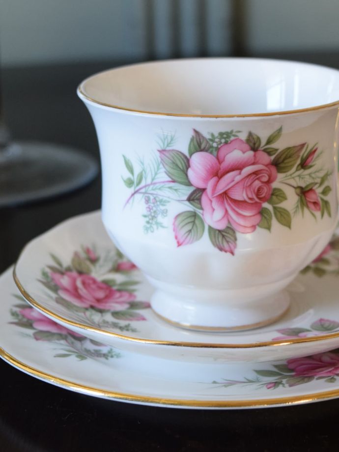 クィーンアンのカップ＆ソーサー(トリオ)