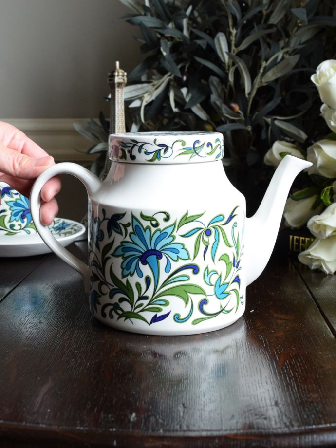 おしゃれなティーポット