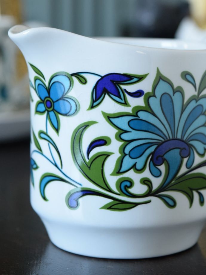 アンティークのミルクピッチャー