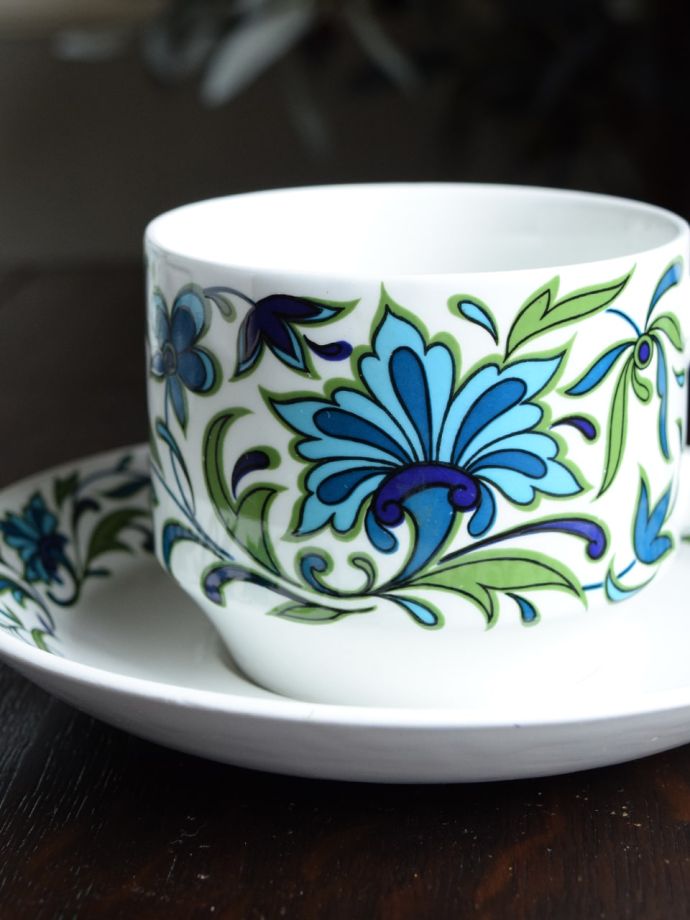 アンティークのカップ＆ソーサー