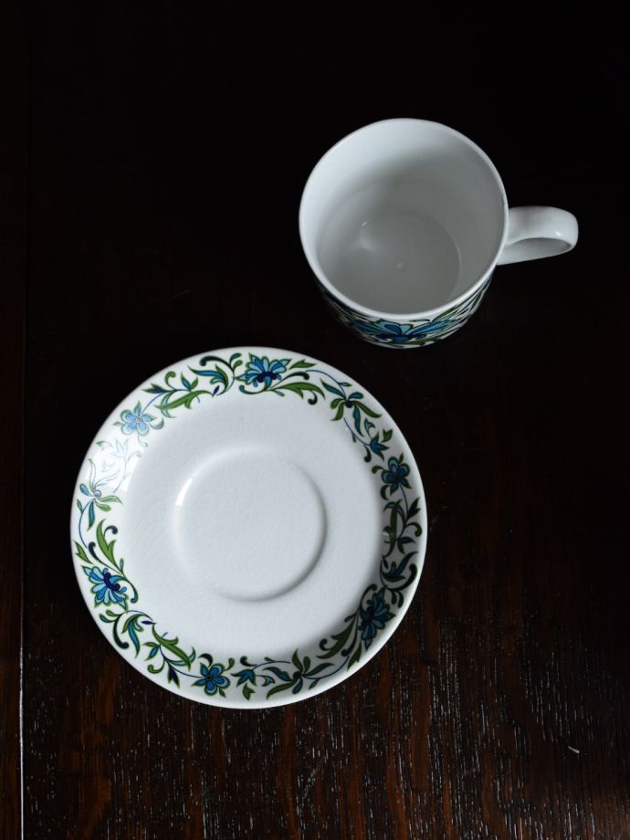 英国アンティークのおしゃれな食器
