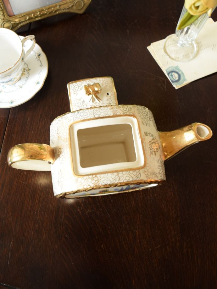 英国アンティークのおしゃれな食器