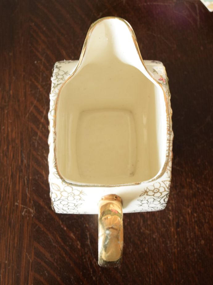 英国アンティークのおしゃれな食器