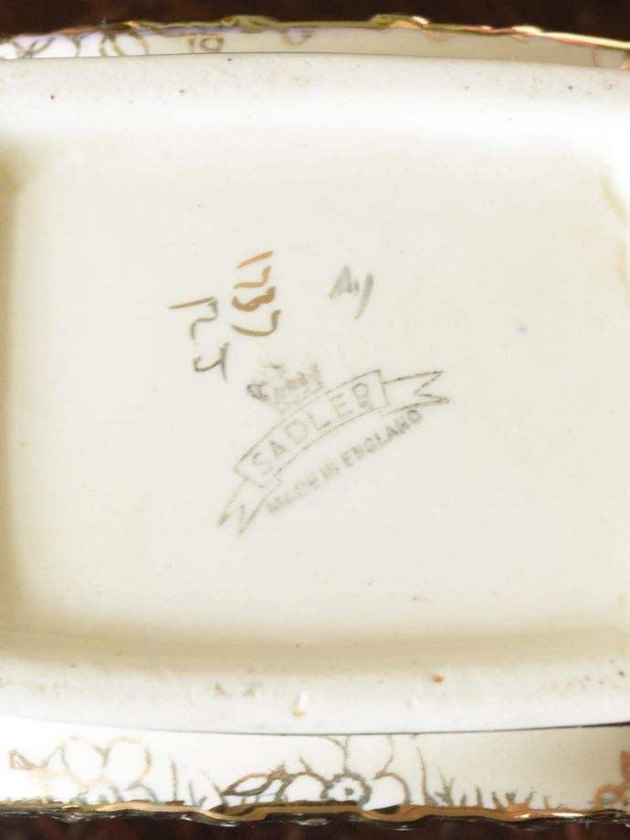 James Sadlerのバックスタンプ