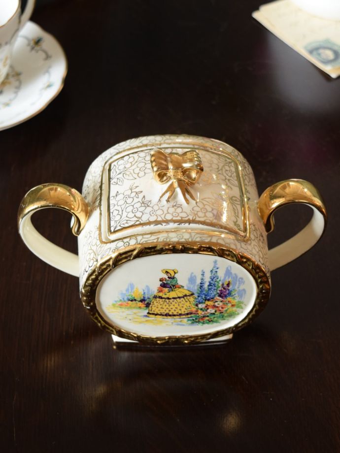 英国アンティークのおしゃれな食器