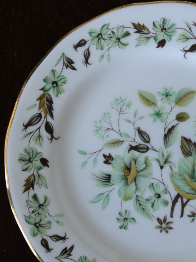 Colclough （コルクラフ）のおしゃれなアンティーク食器、SEDGLEYの