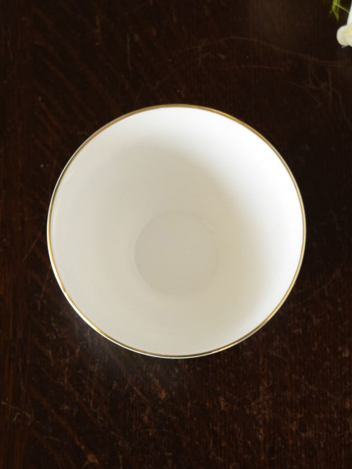 英国アンティークのおしゃれな食器