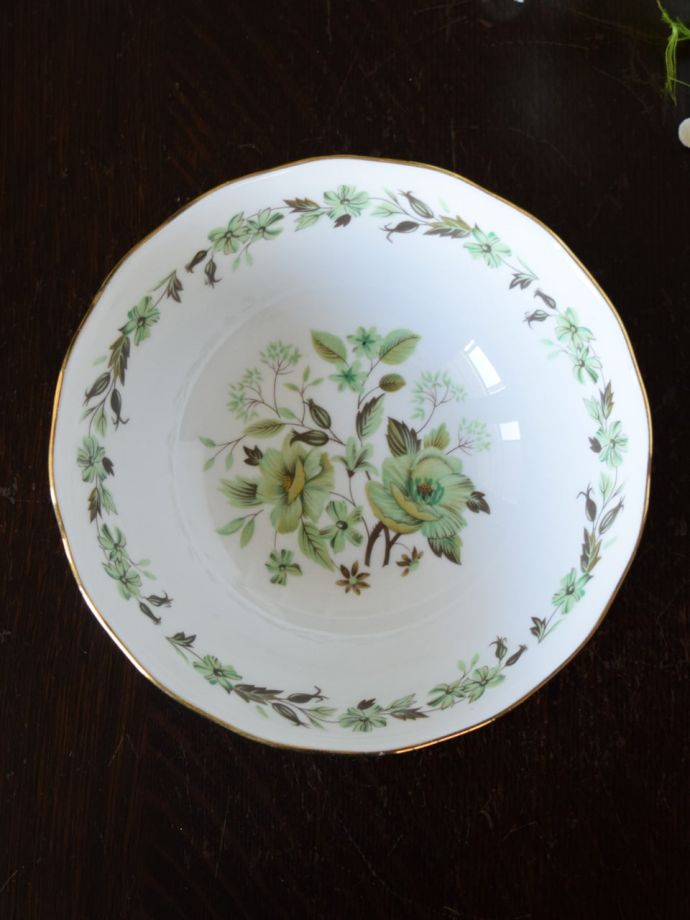 英国アンティークのおしゃれな食器