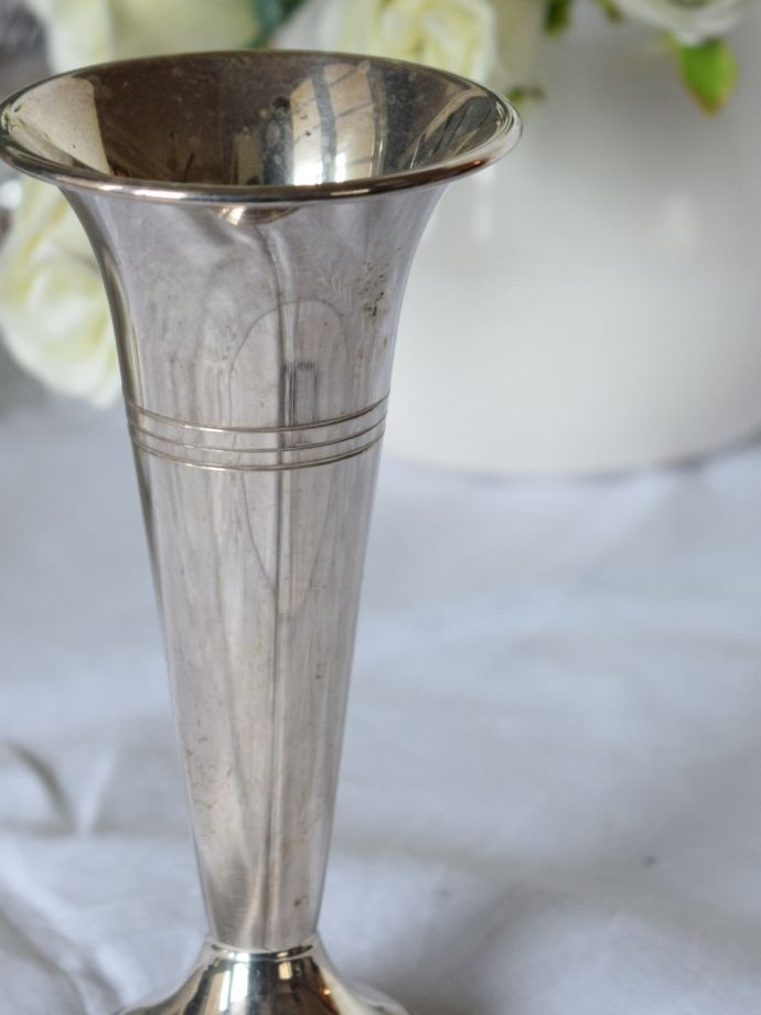 高級感のある大人の英国銀雑貨、アンティークシルバーのフラワーベース