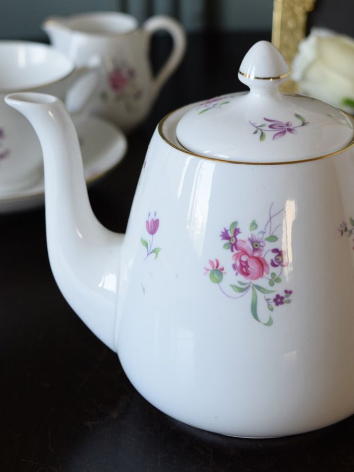 クラウンスタッフォードシャーのティーポット