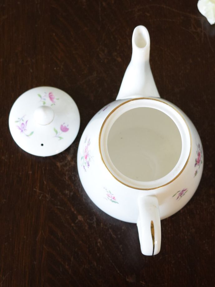 英国アンティークのおしゃれな食器