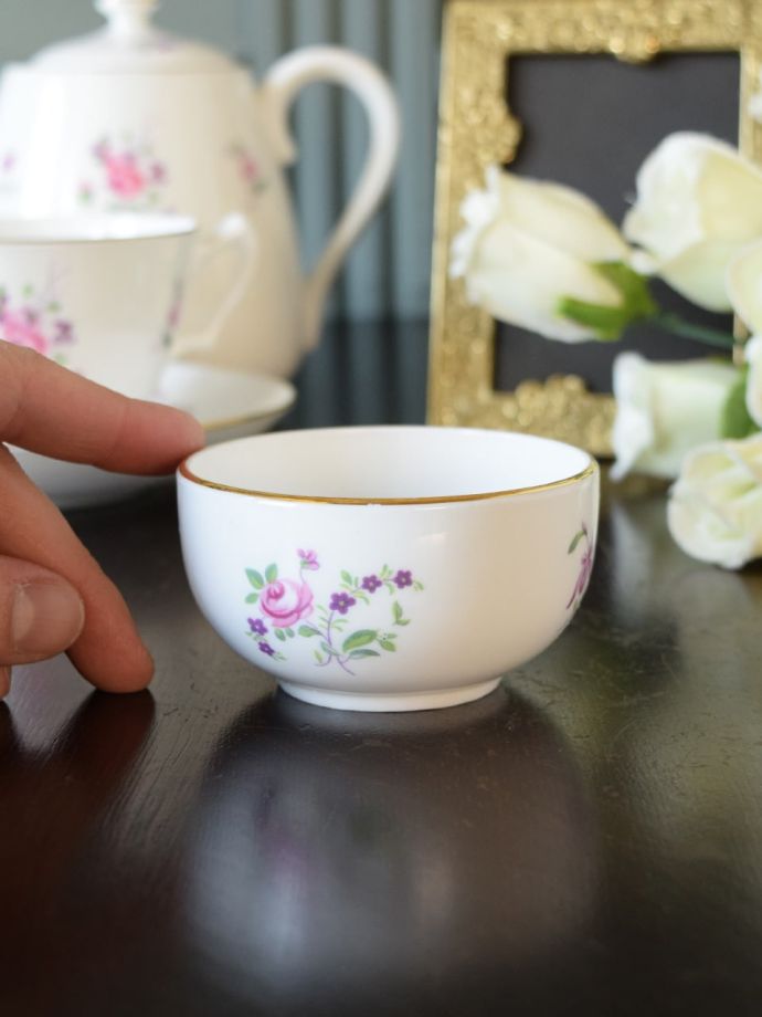 陶磁器のシュガーボウル