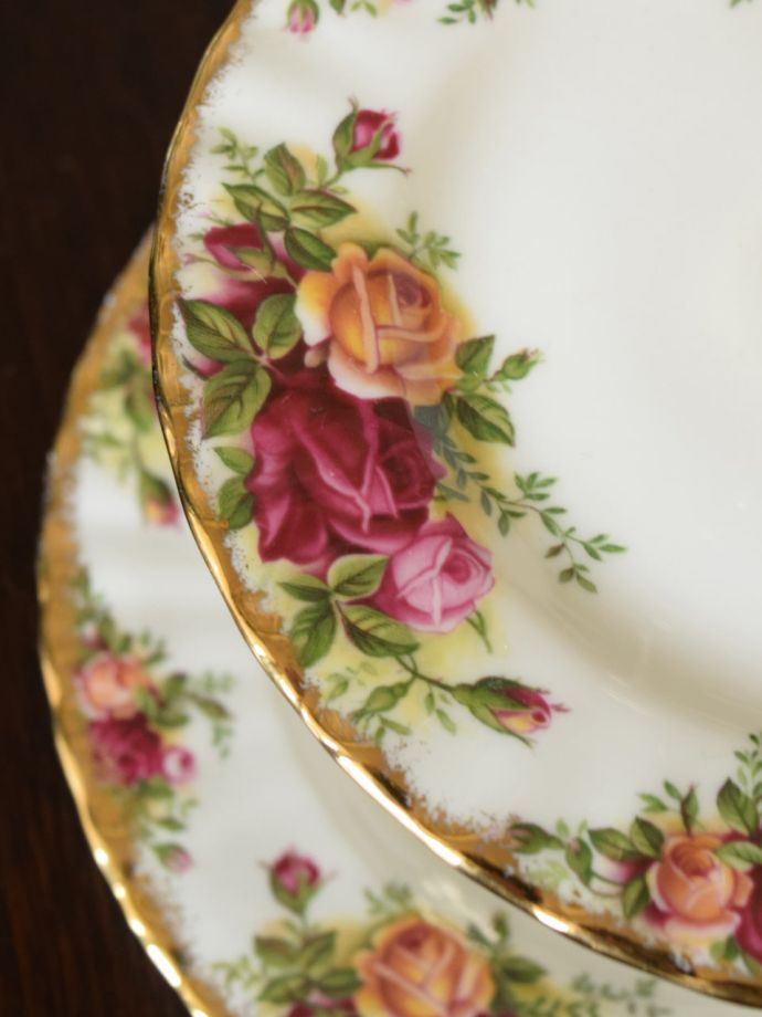 英国のアンティーク陶磁器、ロイヤルアルバート社の2段コンポート