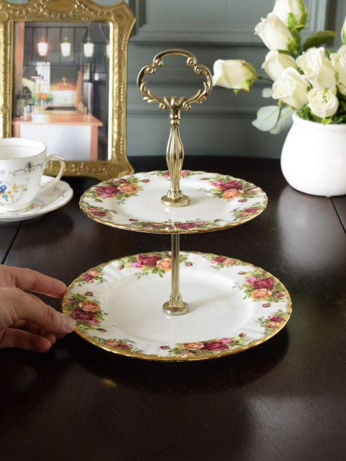 英国のアンティーク陶磁器、ロイヤルアルバート社の2段コンポート