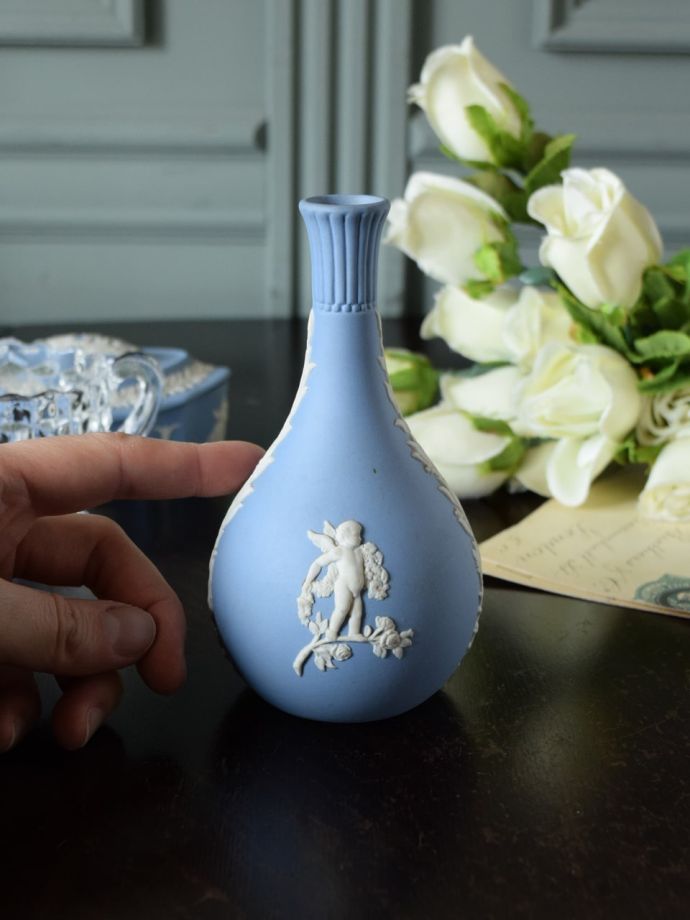 ウェッジウッドのフラワーベース