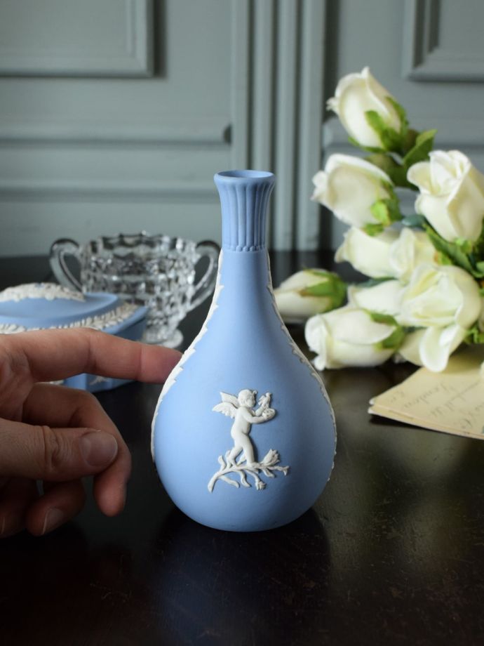 ウェッジウッドのフラワーベース