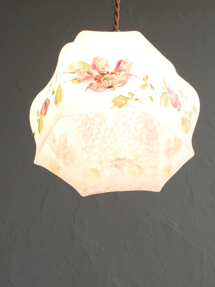 アンティーク照明の美しい灯り