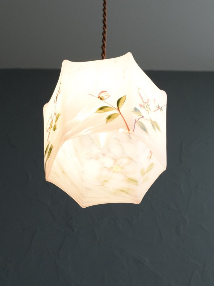 アンティーク照明の美しい灯り