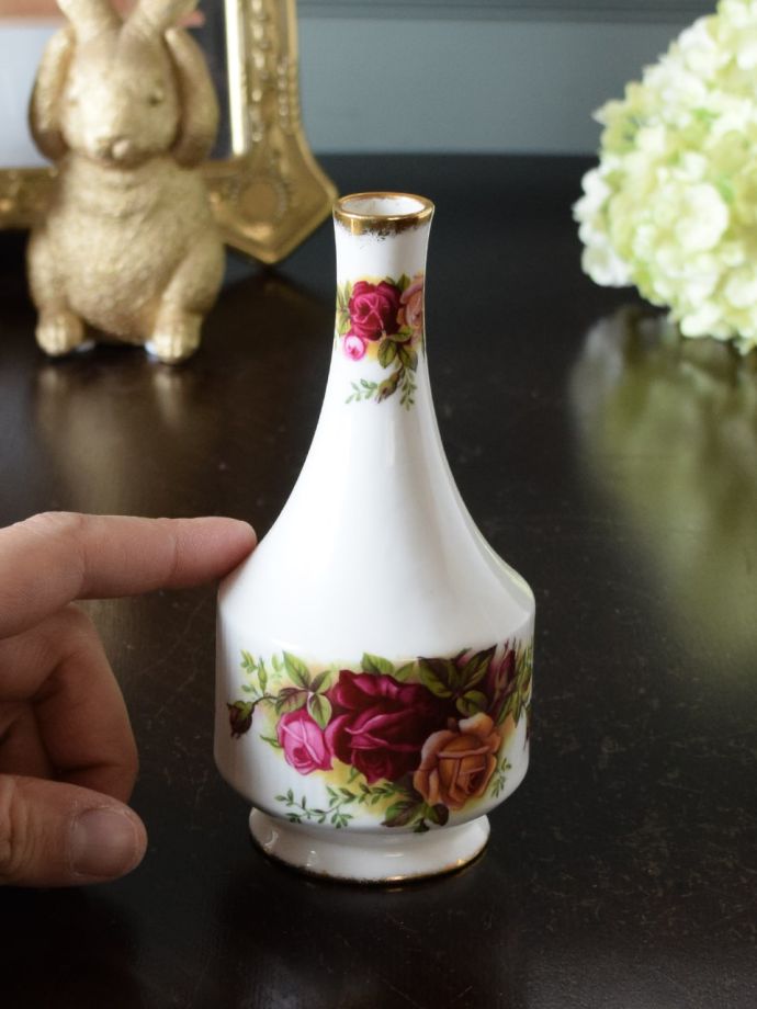 陶磁器のフラワーベース