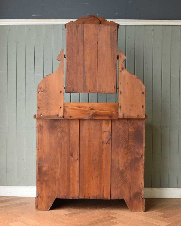 アンティークのドレッサー　アンティーク家具　白い取っ手が可愛い、イギリスで見つけたオールドパインのドレッシングチェスト。もちろん、後ろ姿もキレイです。(m-624-f)