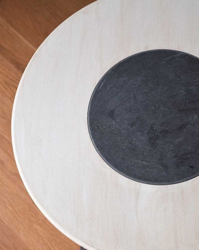 アンティークのテーブル　アンティーク家具　1910年代のアンティーク アイアンのカフェテーブル＆BROOKLYN SLATE Co.。コンディションもバッチリ！天然石はコンディションが一番大事。(m-625-f)