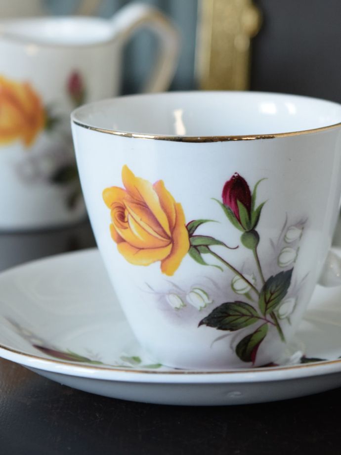 アルフレッドミーキンのカップ＆ソーサー