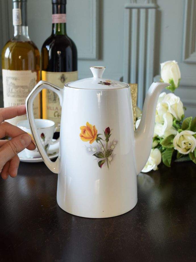 おしゃれなティーポット